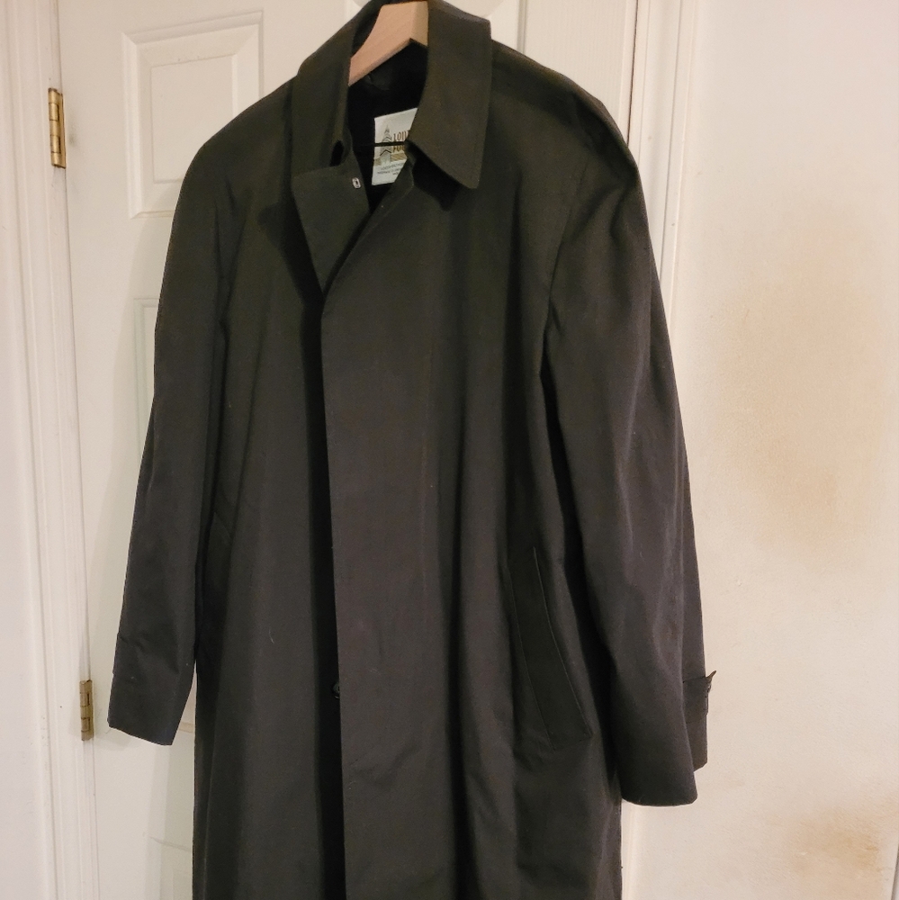 London fog mens black trench 44L with zip out liner excellent